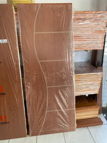 PROMOÇÃO: Porta Oca Frisada Mogno 70x 2,10