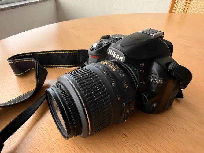 Nikon D3100 + Lente 18-55