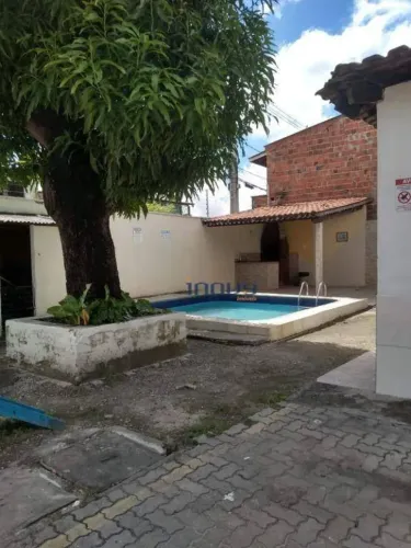 Apartamento com 3 dormitórios à venda, 63 m² por R$ 149.500,00 - Granja Lisboa - Fortaleza