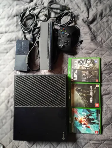 Vendo - Xbox One com Kinect