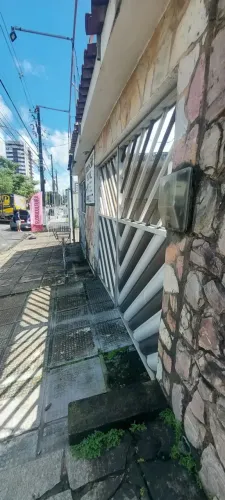 Imóvel para venda possui 150 metros quadrados com 3 quartos em Barro Duro - Maceió - AL