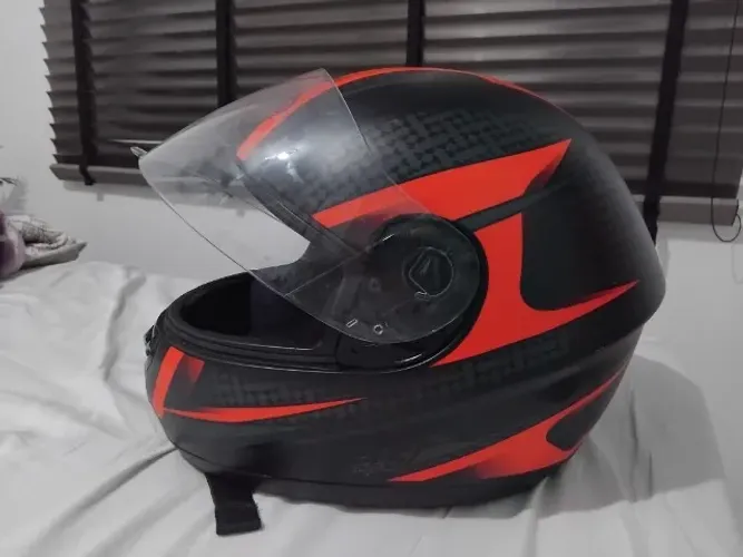 Capacetes Peels M vermelho - R$200,00
