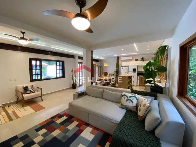Casa de condomínio em Rua Miguel Petráglia - Boracéia - São Sebastião/SP
