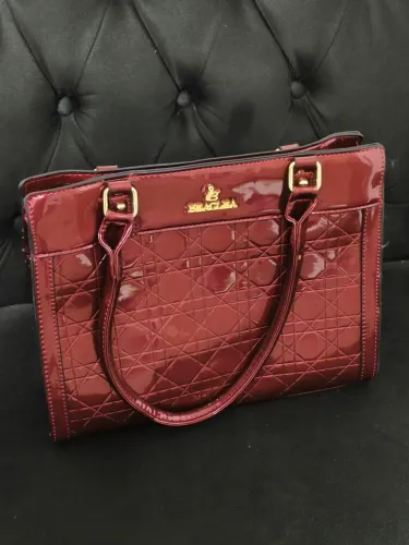Bolsa vermelha vinho verniz