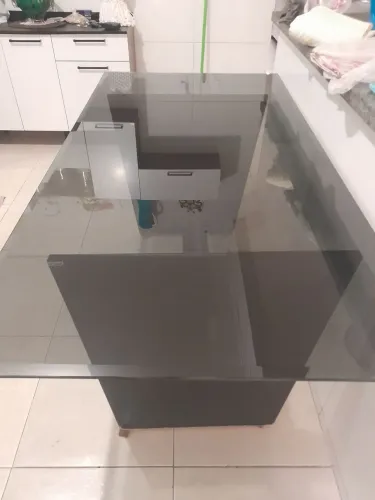 Vendo mesa de jantar de vidro