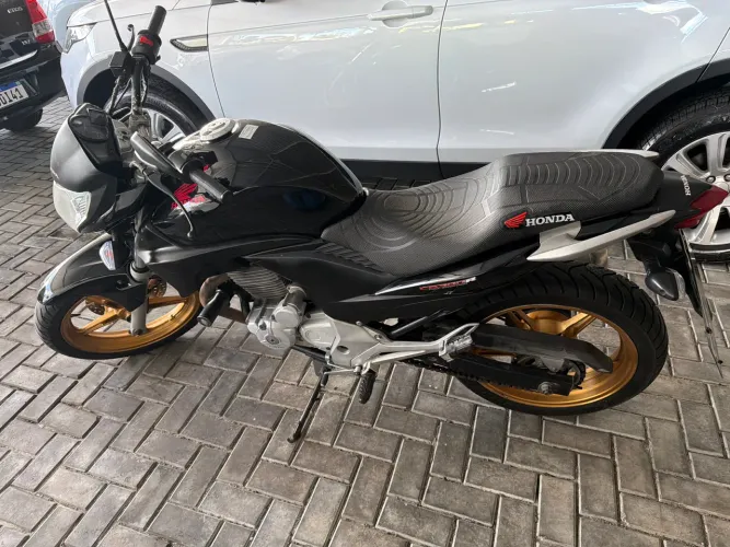 HONDA CB300R 2011