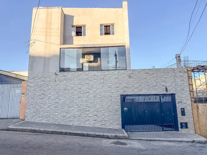 Sobrado para venda em Piqueri com 3 quartos, sendo 1 suíte, 307m²
