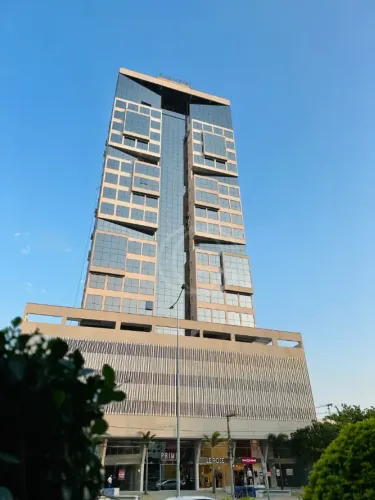 Sala Comercial com 46m² no Ed. Prime Busines Center, em frente ao Farol Shopping.