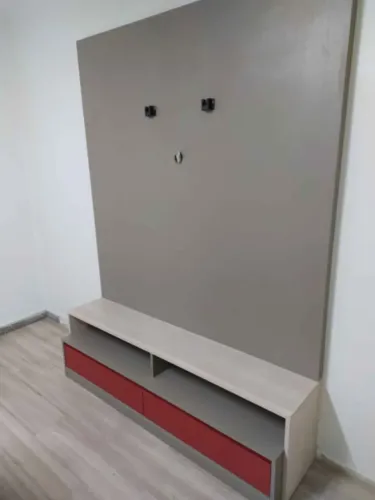 Painel de TV com Rack Sob Medida MDF