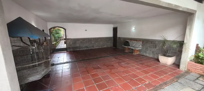 Vende Casa Linear de 3 Suítes e Piscina em Terreno de 600 M2 na Freguesia de Jacarepaguá