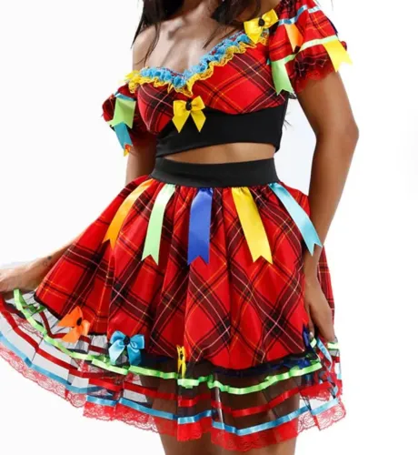 Aluga-se conjunto junino feminino adolescente