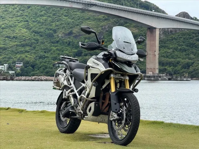 TRIUMPH TIGER 1200 RALLY EXPLORER