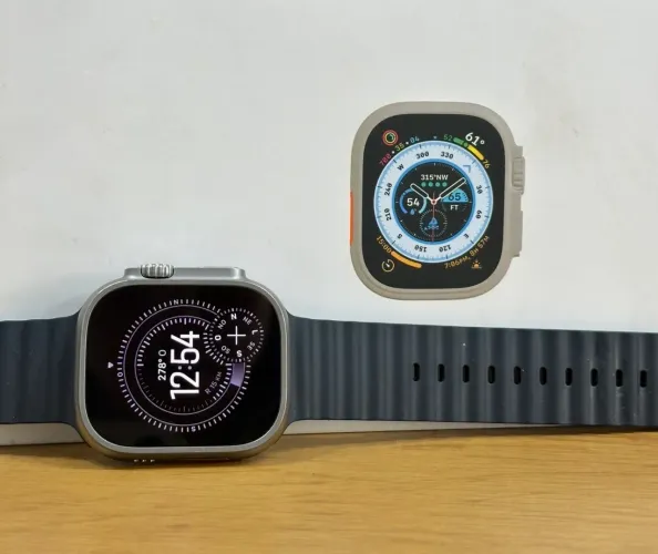 Apple Watch Ultra 1 49mm Titanium Cinza semi novo