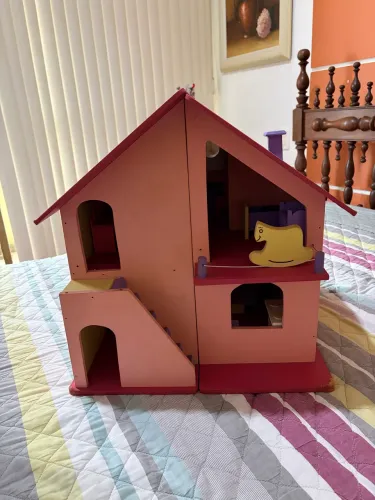 Casa de Boneca de Madeira