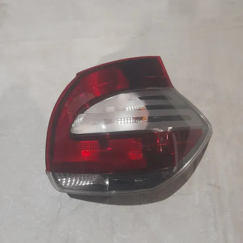 Lanterna traseira direita original fiat mobi
