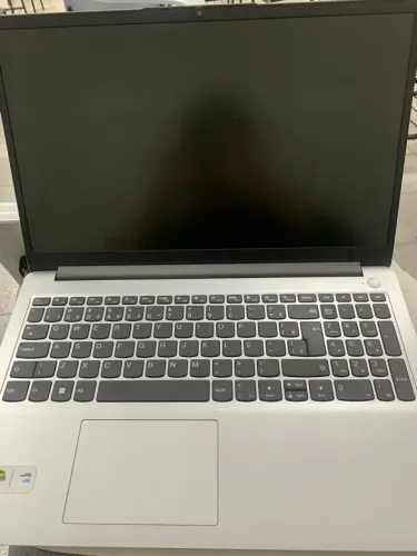 Notebook Lenovo Ultrafino IdeaPad 1 i3-1215U 8GB 256GB SSD-HD Windows Home 15.6?