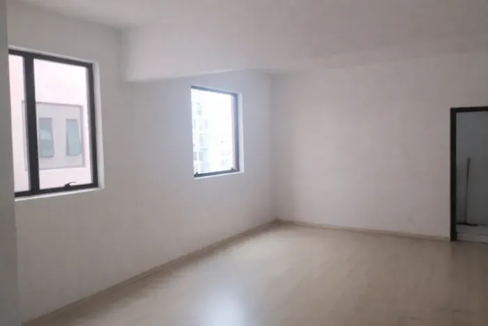 Oportunidade Centro CWB | Sala Comercial 34m2 c/ Banheiro - (Abaixo do Mercado)