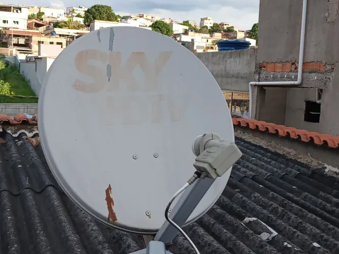 Vendo antena SKY com LNB 