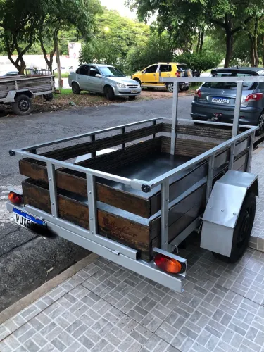 Carretinha reboque emplacada 2026 pago conservado documentos em meu nome só transferir 