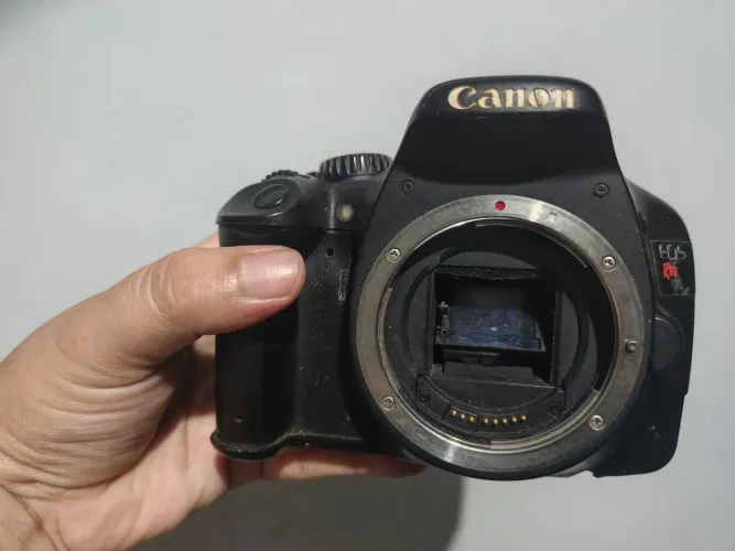 Câmera Canon EOS T2