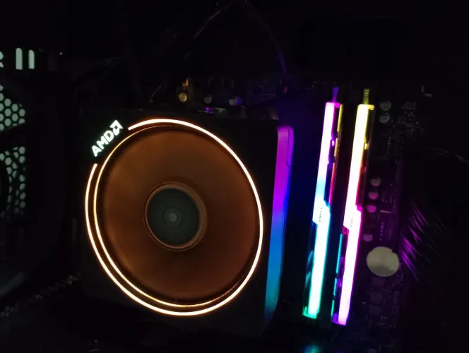 Kit 16GB DDR4 3600mhz, CPU Ryzen 3700x, B550m