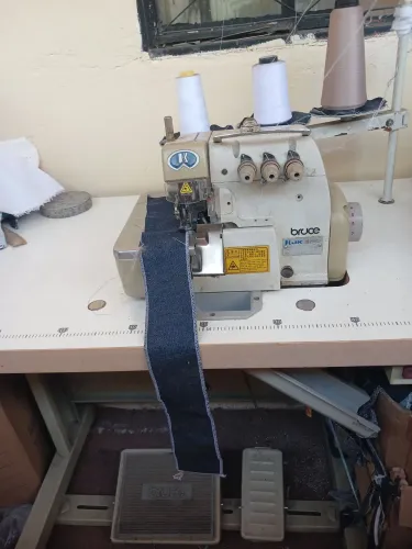 Maquina de costura industrial overloc