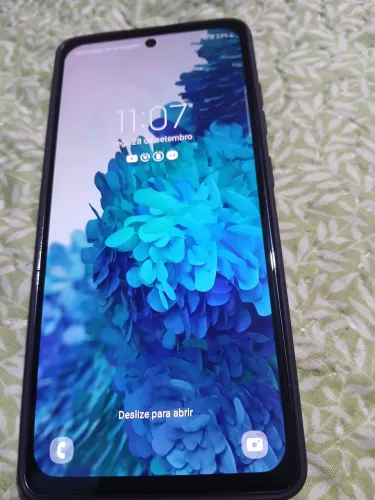 Celular S20 FE