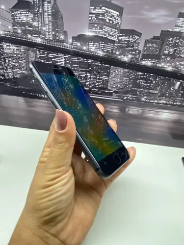iPhone 8 64GB