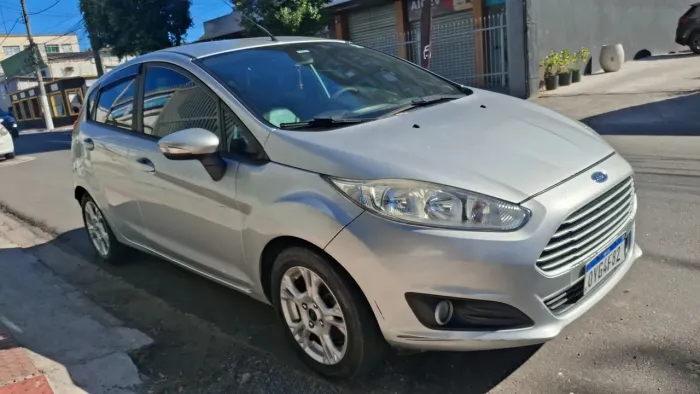 Ford Fiesta 1.6 16V Flex Aut. 5P 2014