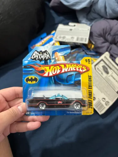 Hotwheels Batmobile + TV Batmobile 2007