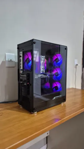 PC GAMER RTX Geforce 4060, AMD Ryzen 5 5600, 32GB RAM DDR4, 512 GB NVMI, Wifi, Bluetooth