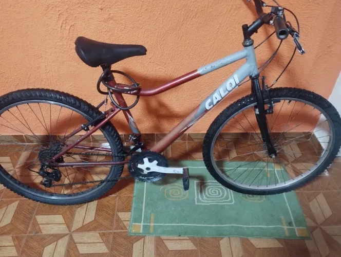Bike aro 26 com marchas em bom estado.