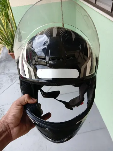 CAPACETE (FALTANDO A ESPOJA LATERAL)