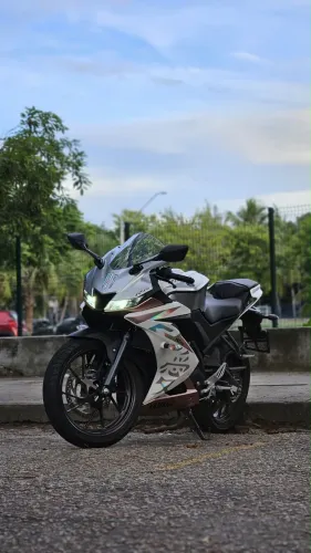 R15 Abs