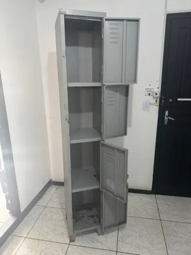 Armário Roupeiro Aço 4 Portas Cinza - Fatto