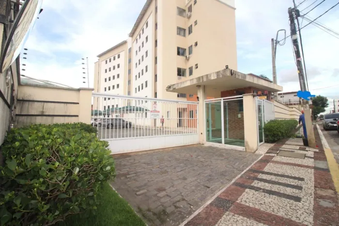 APARTAMENTO NO MONTESE