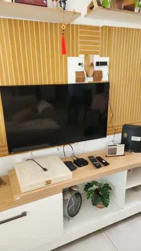 Tv para retirar peças.