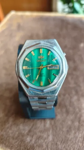 Relógio Orient Automático Vintage Verde Metálico detalhe Persiana na Vertical