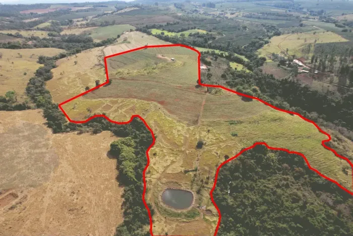 SITIO A VENDA ENTRE CAPETINGA E ITIRAPUÃ - Capetinga - MG