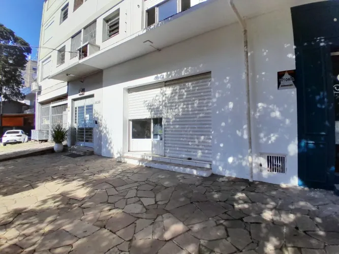 Loja comercial com vitrine, 52m², ótimo ponto comercial.
