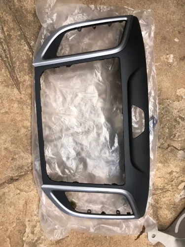 Moldura e multimídia hiunday Creta 