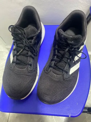 Tênis Adidas masculino Tam 40