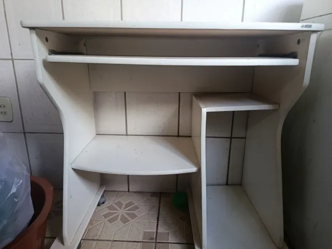 Linda mesa de computador