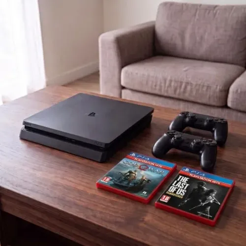 PS4 Slim Impecável Playstation 4 + 2 Jogos + 2 Controles PS4 em até 12x