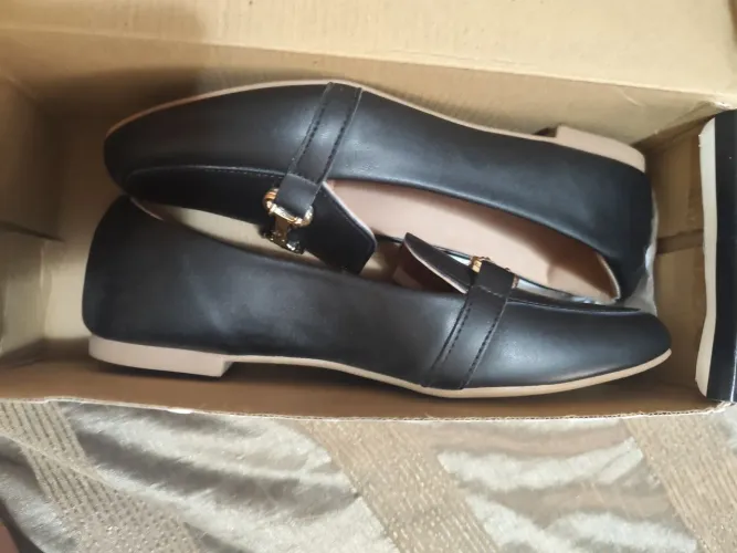 sapatos Femininos corrente dourada mocassim