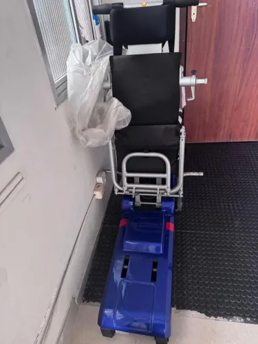 Carro escalador para cadeirantes( marca Eleva)
