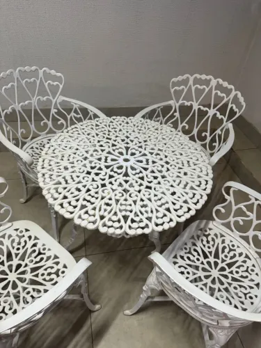 Conjunto de jardim - Mesa e cadeiras