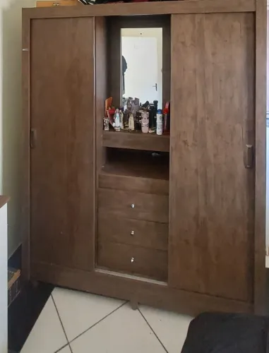 Roupeiro portas de correr ?