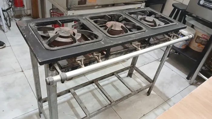 Fogão industrial usado 3 bocas grandes Metalmaq - profissional - Funcionando normal