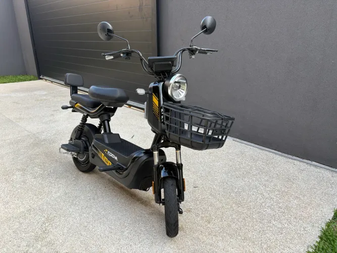 Scooter elétrica 500W - 2026 - semi nova